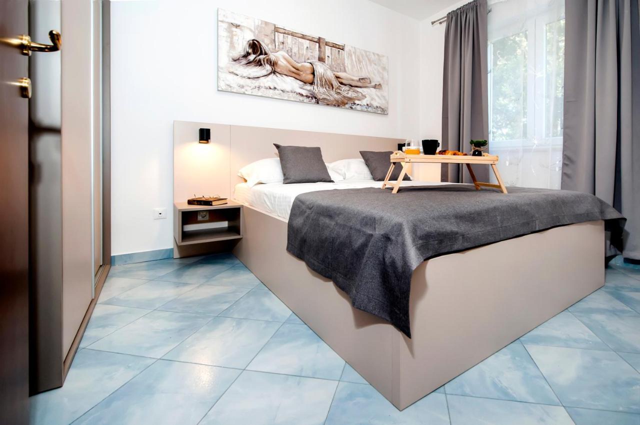F&R Apartments II Rovinj Exterior photo