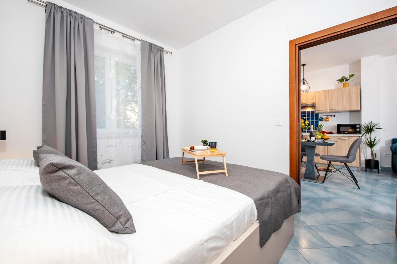 F&R Apartments II Rovinj Exterior photo